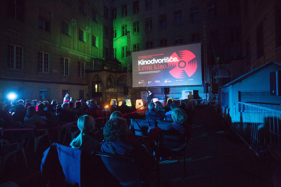 Kinodvorisce Foto: Nada Žgank, Kinodvor