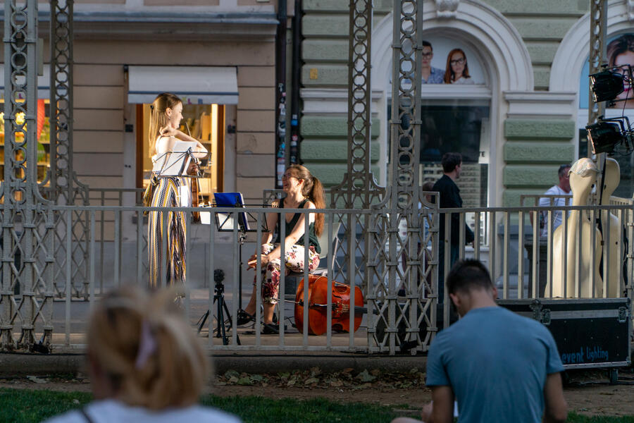 mladi glasbeniki v paviljonu Zvezda