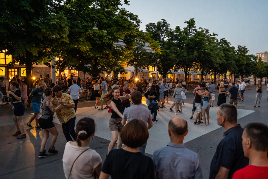 Ples na Plečnikovi ulici. Foto: Nino Kolarev, LPT