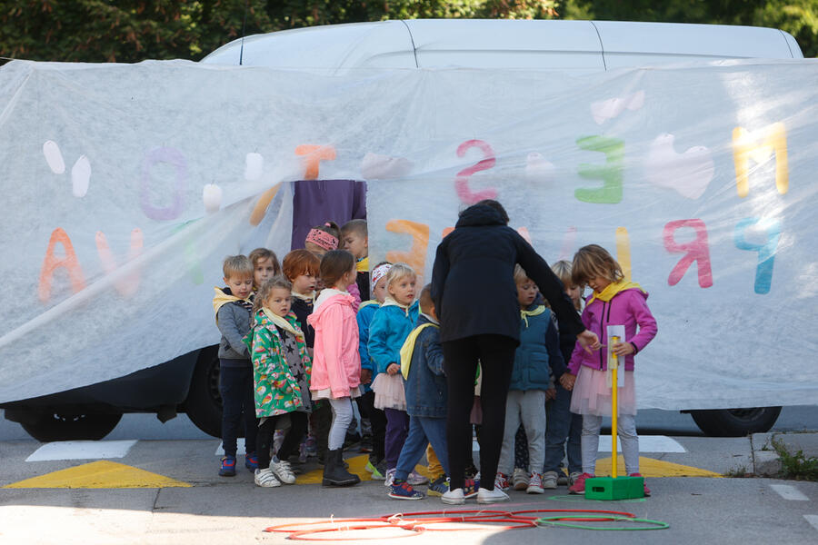 20220922 otroske delavnice na crtomirovi ulici nrovan 003