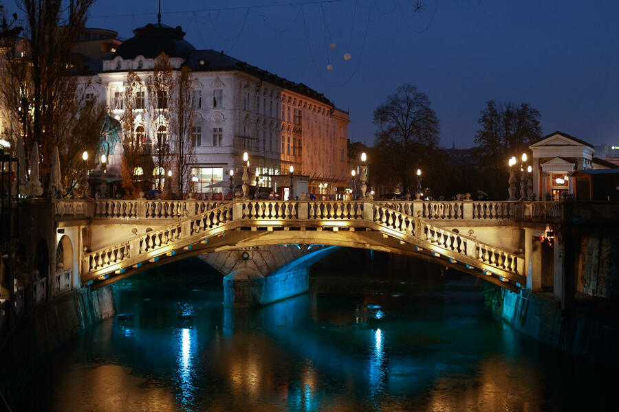 Triple bridge in blue