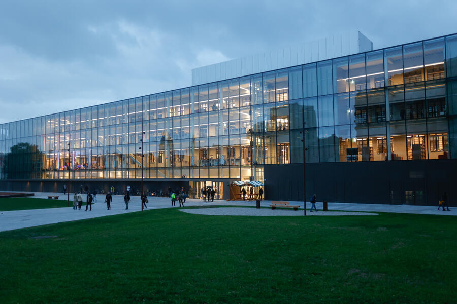 Rog Centre from the outside