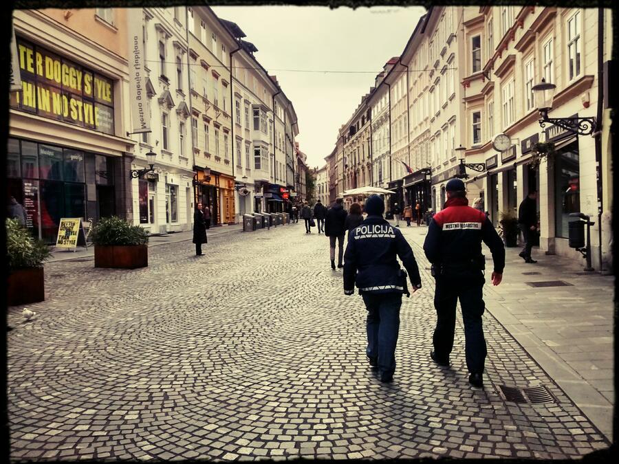 Ljubljana je v kategoriji »najbolj varno mesto« leta 2015, 2016 in 2018 prejela nagrado »Slovenian Grand Security Award«, ki jo podeljuje Inštitut za korporativne varnostne študije. Foto: MR