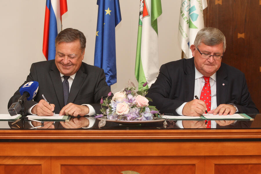 The agreement between the twin cities Rijeka and Ljubljana is valid for ten years from the date of signature. Photo: Nik Rovan