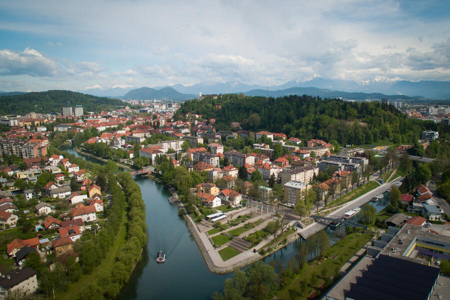 Pogled na Ljubljanico, Špico in Gruberjev kanal Foto: STA
