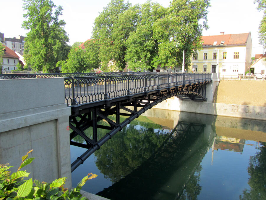 Hradeckega most K.I. Novak 2