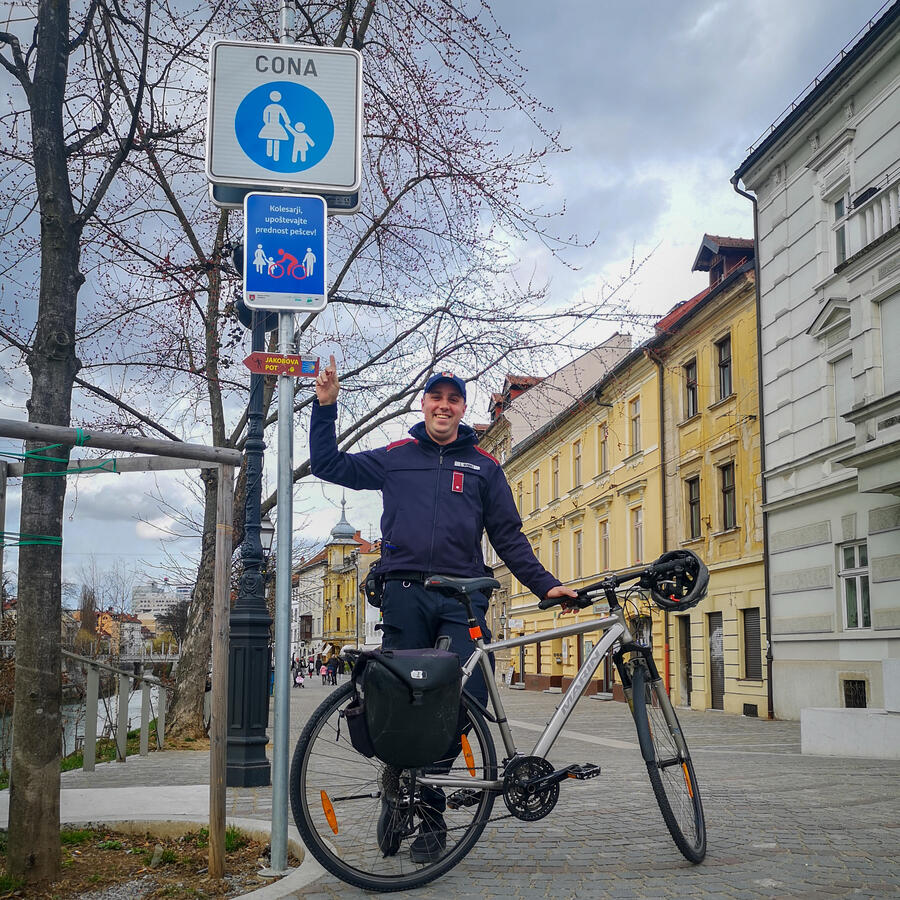 Mestni redarji skrbijo za javni red, mir in varnost Foto: MR