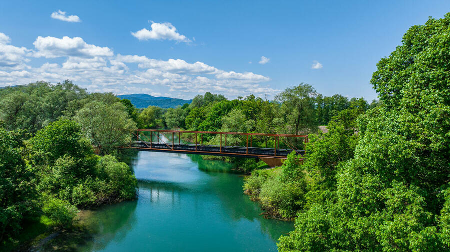the waterpipe bridge from afar