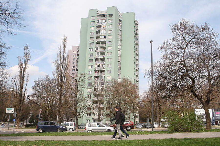 Naziv Naj blok v Ljubljani 2016 je prejela stolpnica na Topniški 45_nrovan