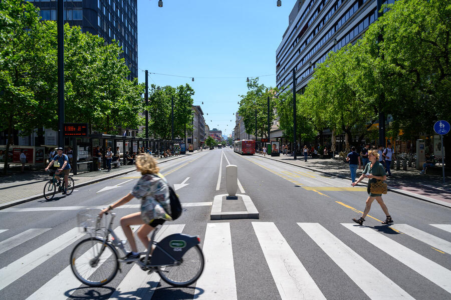 lady on a bybicle