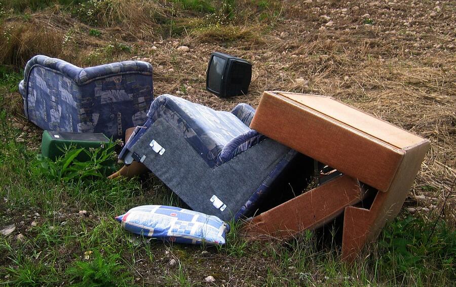 O datumu odvoza vas bomo obvestili najpozneje 3 dni pred samim odvozom. Kosovne odpadke pustite na svojem zemljišču ob uvozu na javno cesto, kjer se pobirajo odpadki. Foto: Pixaby