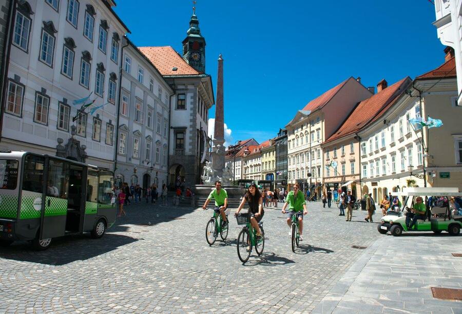 cycling in the centre nea culpa TL2