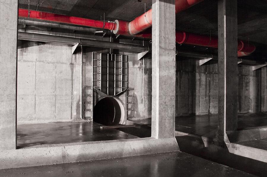 notranjost kanalizacije 2 zadrzevalnik padavinske odpadne vode foto M. Praznik