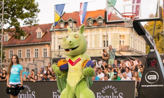 Zmajček Turizma Ljubljana na prireditvi Košarka 3x3. Foto: Extrem, vir Turizem Ljubljana