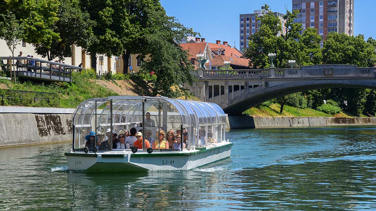 boat ljubljana dunja wedam6