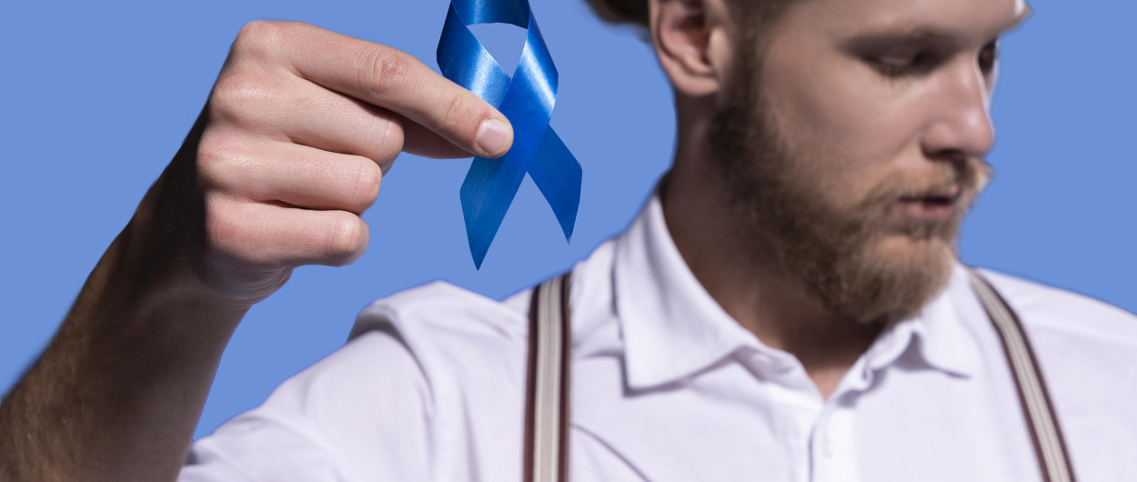 Movember - moški z modro pentljo. Foto: Freepik