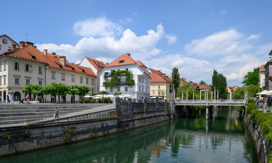 pogled na Jurčičev trg