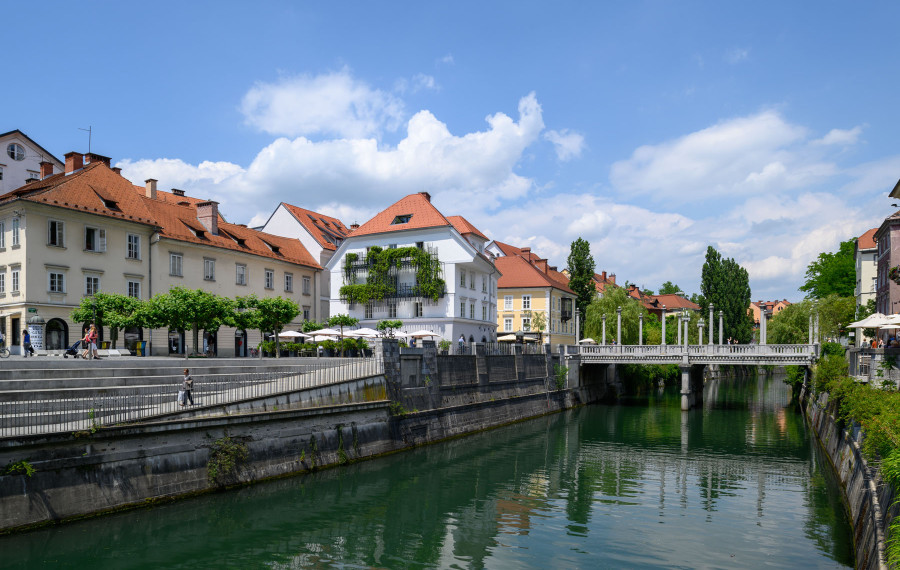 pogled na Jurčičev trg