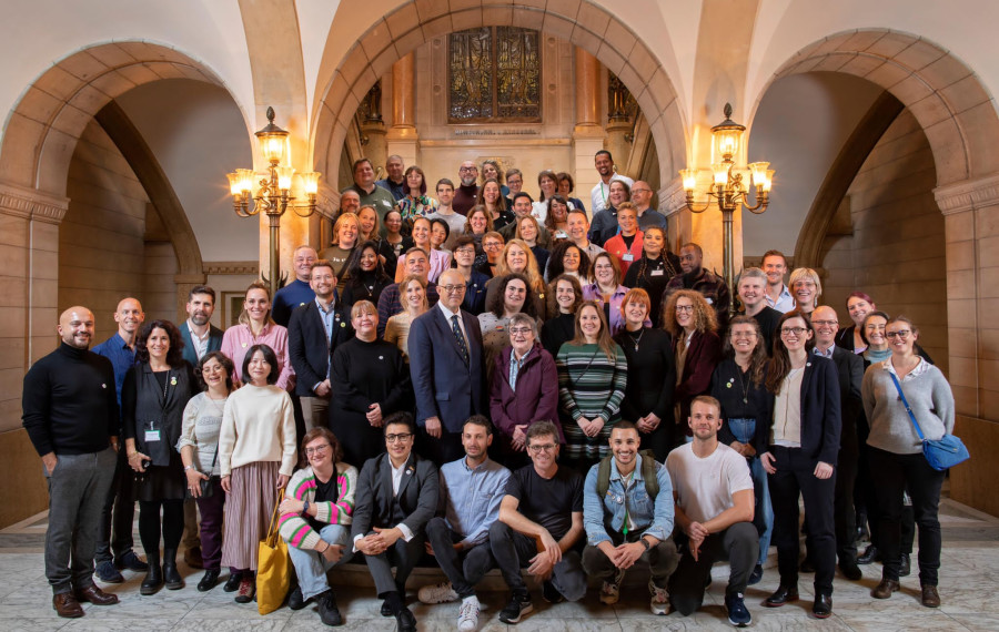 Udeleženci srečanja z županom Rotterdama Ahmedom Aboutalebom. Foto: Eric Fecken
