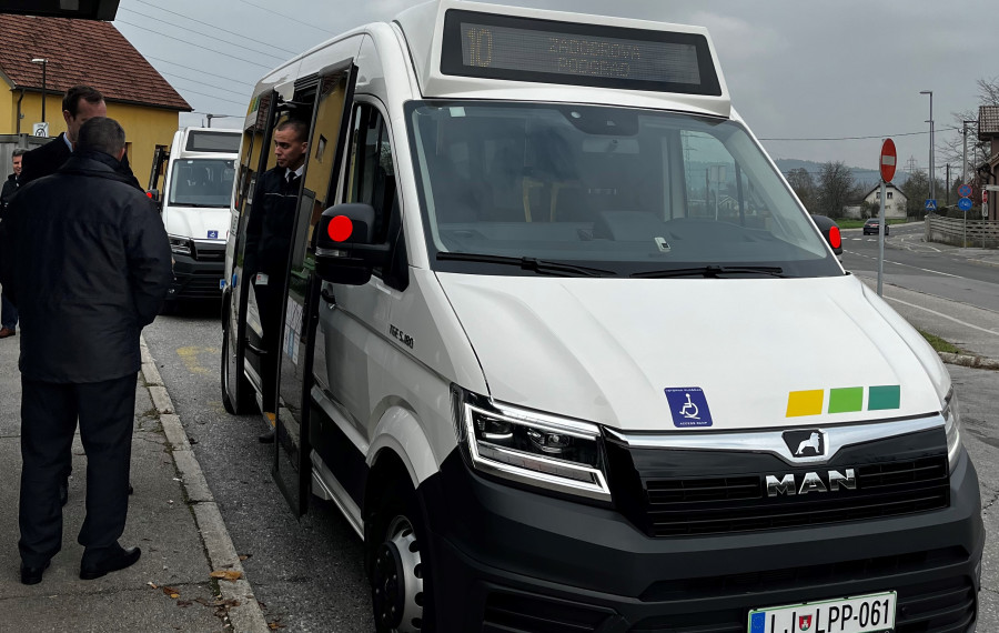 avtobus na liniji 10