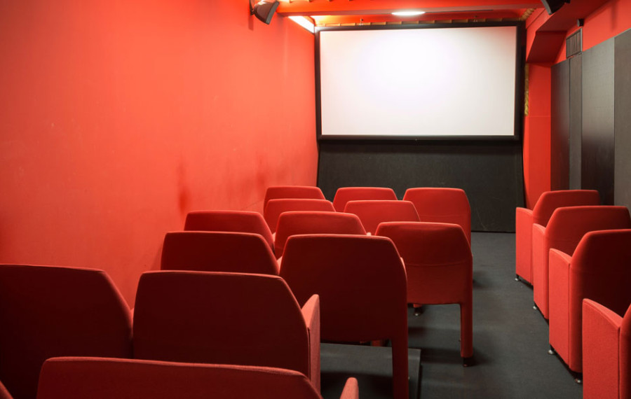 kino na zahtevo mala dvorana