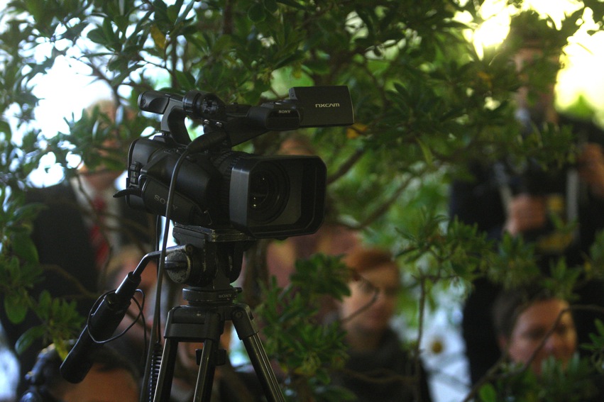 novinarska konferenca, video kamera