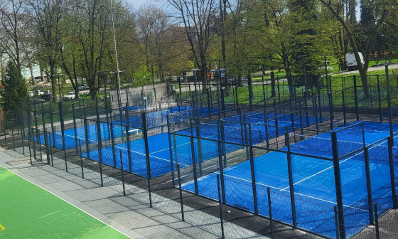 padel igrišče v Tivoliju