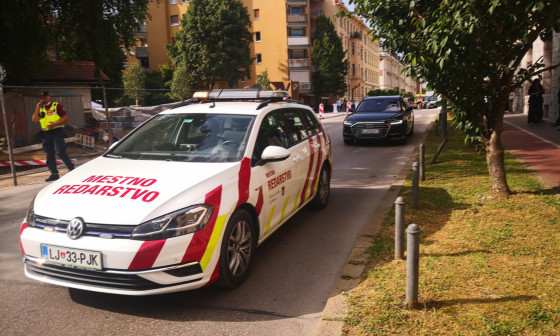 službeni avto mestnega redarstva MOL