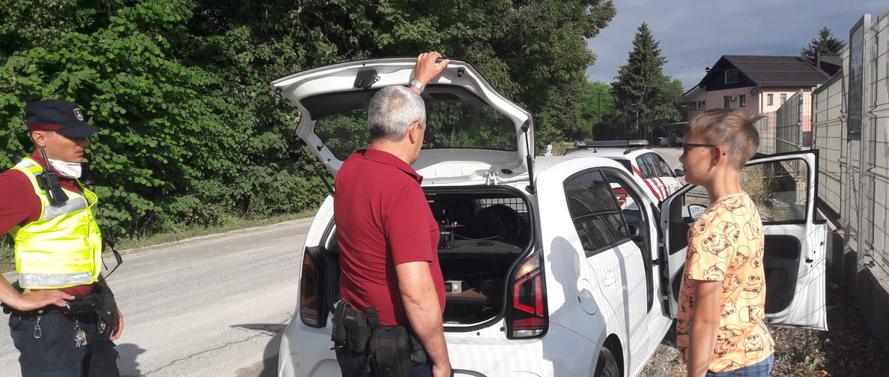 ogled službenega vozila mestnega redarstva 