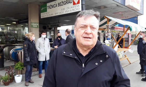 Odprtje-tekoih-stopnic-v-podhodu-Plava-laguna-6zms99fNh1g.jpg