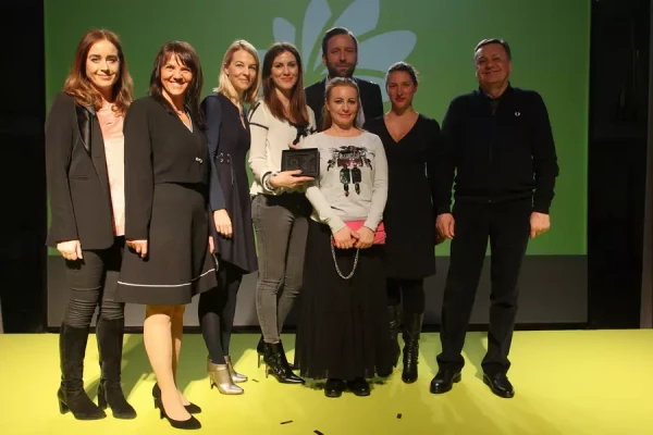 Ekipa Mestne občine Ljubljana z izvajalcem PAIDEIA, ki je poskrbel za tehnično izvedbo dogodka