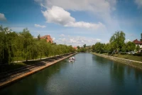 20160421 Ljubljanica in ladjica dron STA3