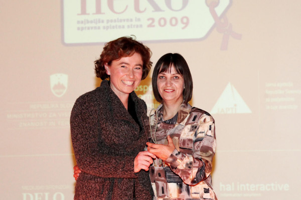 Nagrado sta prevzeli Bojana Horvat in Alenka Rebec 