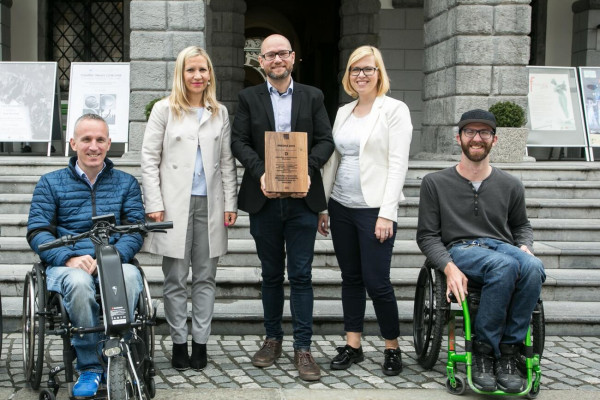 Prejemniki nagrade PRIZMA Parkiraj izgovore