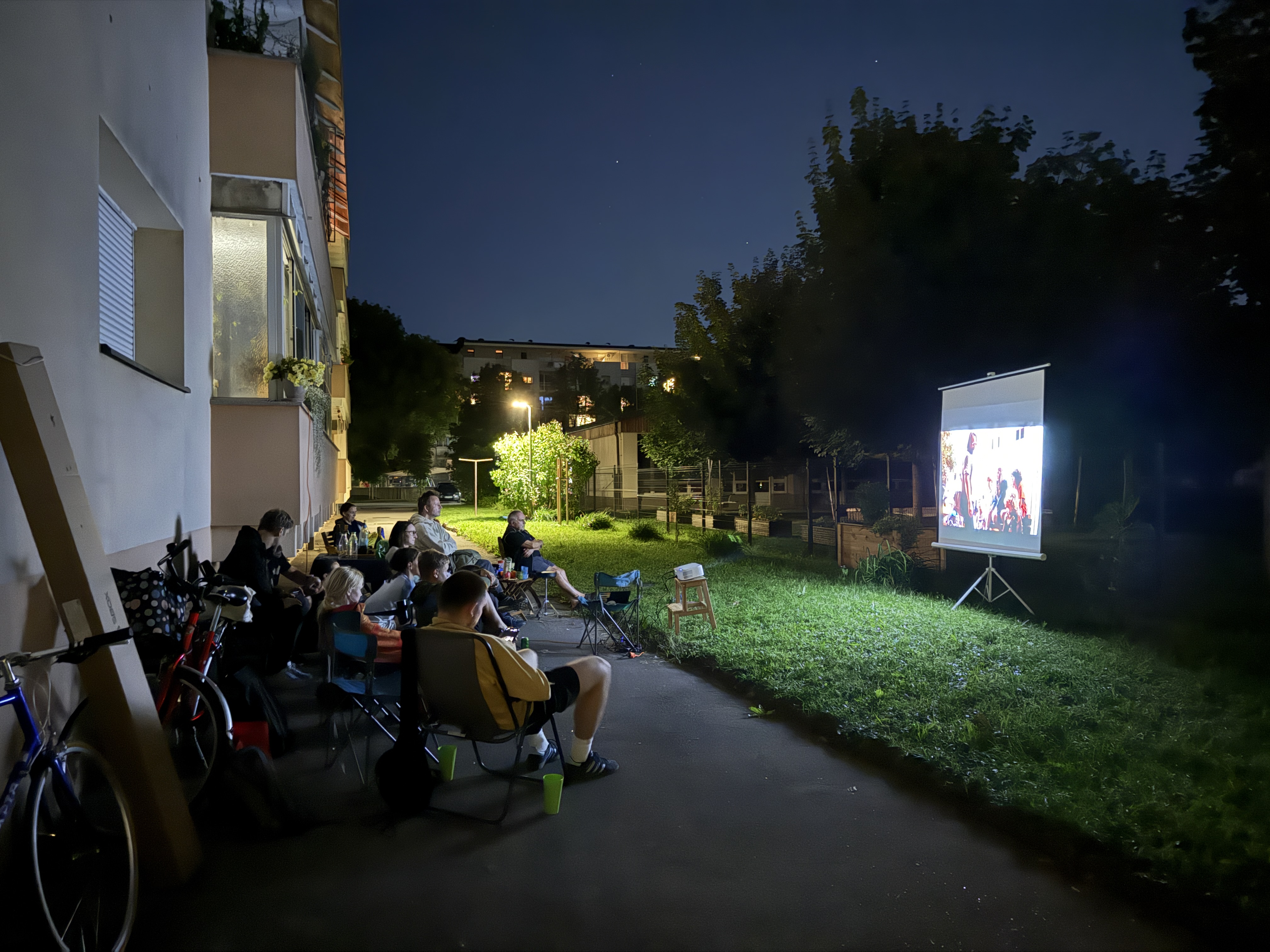 kino pod balkonom na Ljubeljski