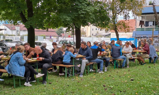 49 2025 obletnica 50 let izgradnje bloka, piknik in spoznavanje foto Roni Vodičar
