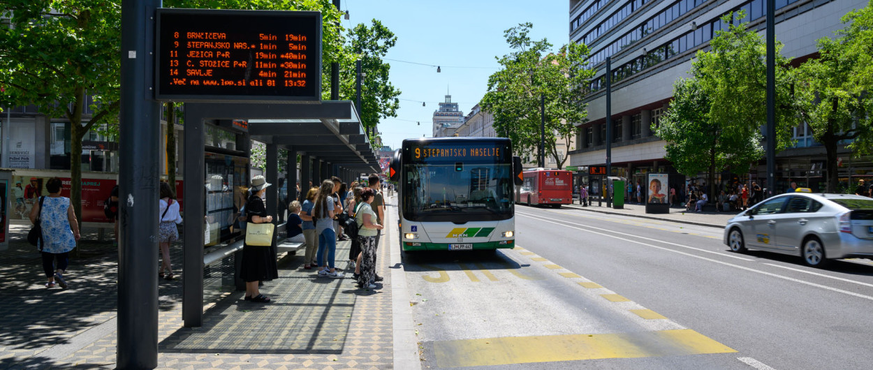 ceste bavarski dvor KAM9741 TEST