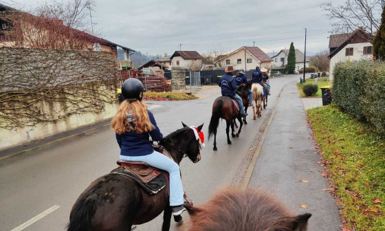 Konjeniki, foto Barbara Cimerman in Gašper Bokal