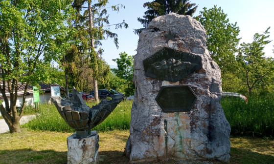 Spomenik na Jančah