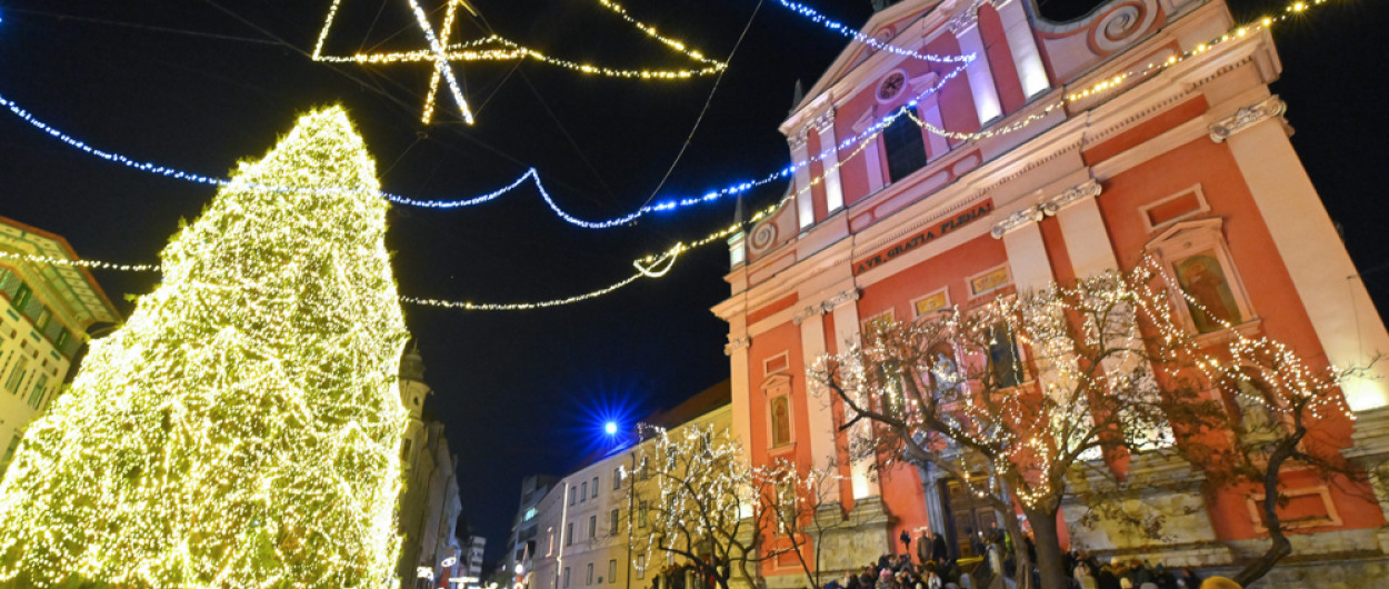 novoletna osvetlitev 2025