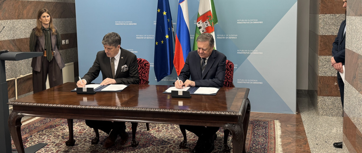 podpis sporazuma Kardeljeva ploščad