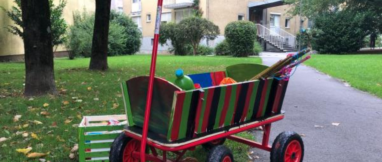 Igrovoz igrišče na Vrtačifoto Nejc Trampuž vir IPOP, KD prostoRož