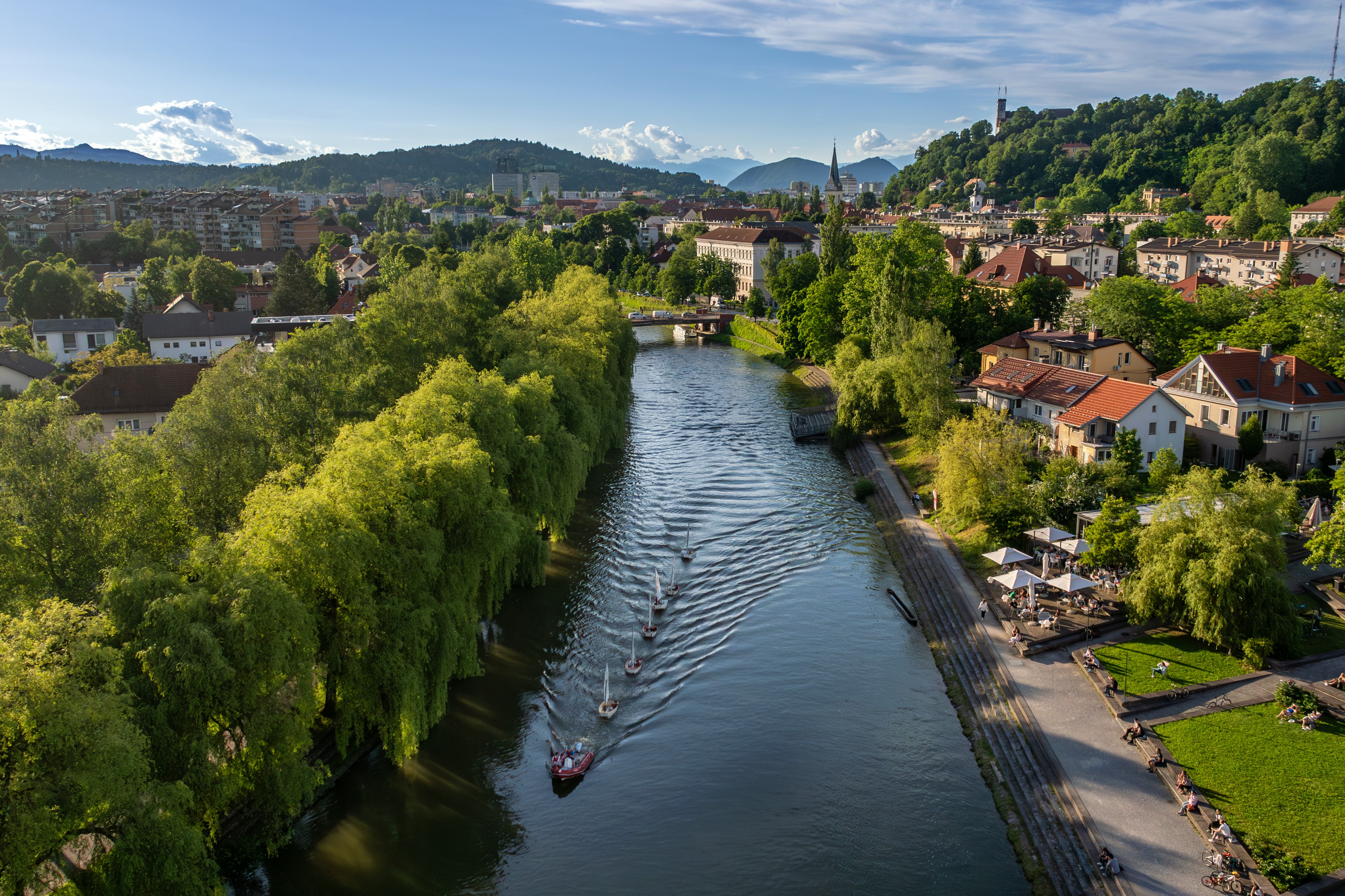 Pogled na reko Ljubljanico, Ljubljanski grad in Ljubljano