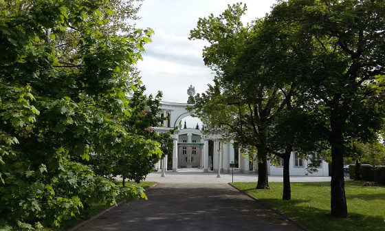 Glavni vhod na Plečnikove Žale