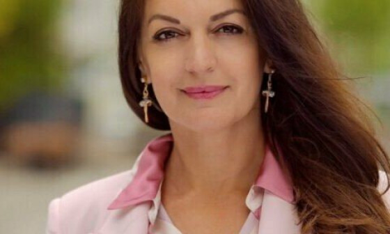 Anita Grbic 67c8207fb4528