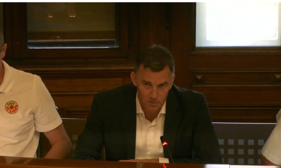 požupan Samo Logar na novinarski konferenci